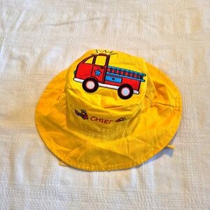 Flapjackkids reversible boys hat, firetruck, police car EUC or better